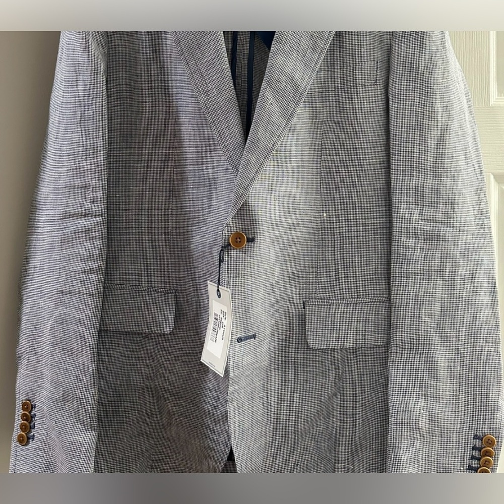Brand New with tags size 42R Men’s Untuckit Blazer